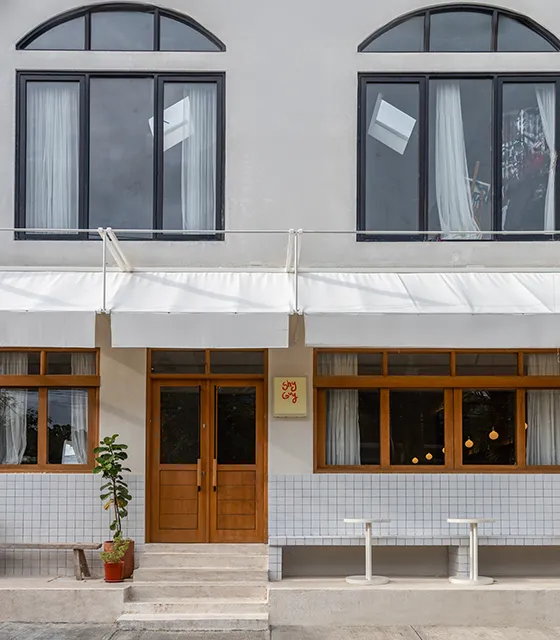 Shy Guy Restaurant & Bar Interior Design