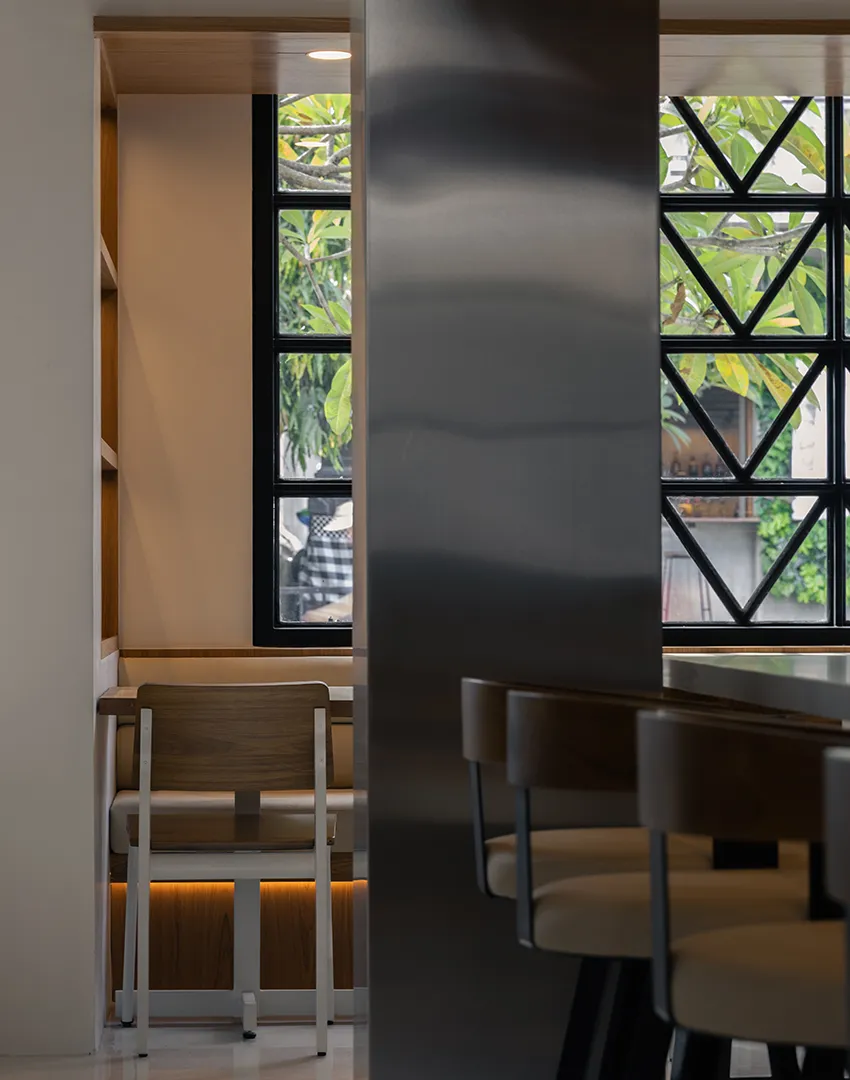 Hungry Bird by Samma Studio