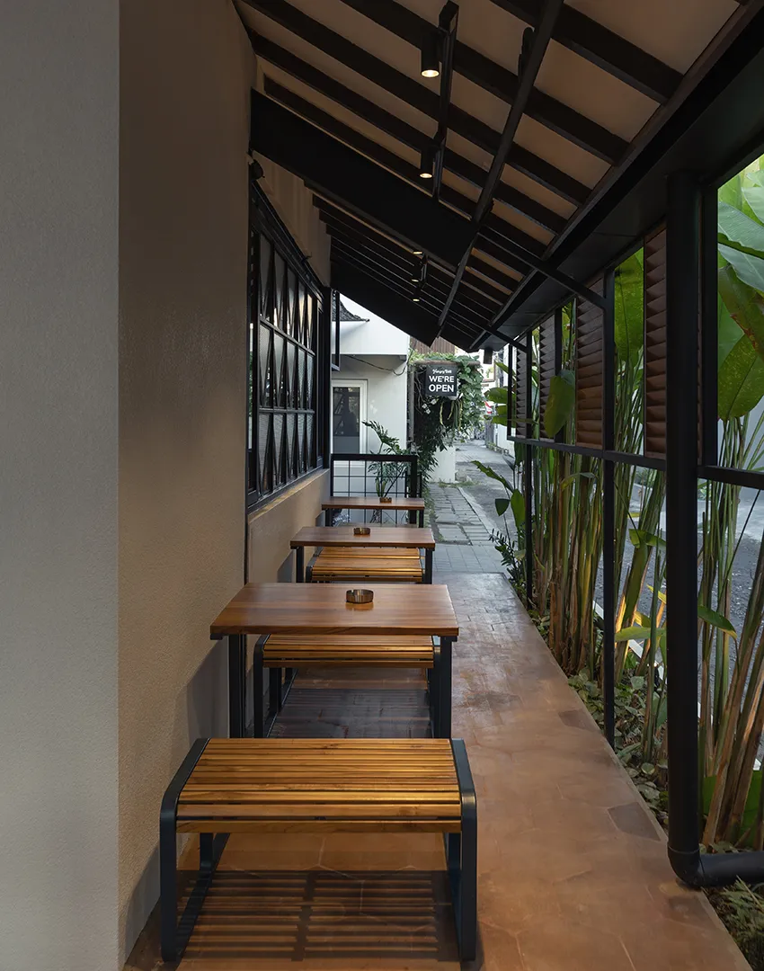 Hungry Bird by Samma Studio