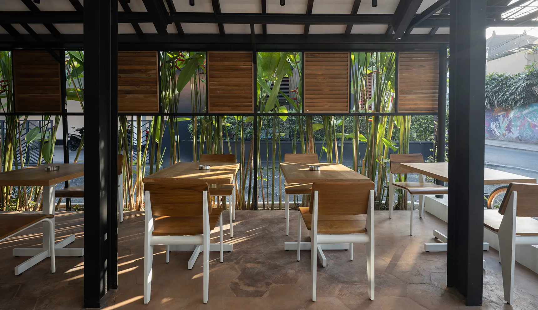 Hungry Bird by Samma Studio