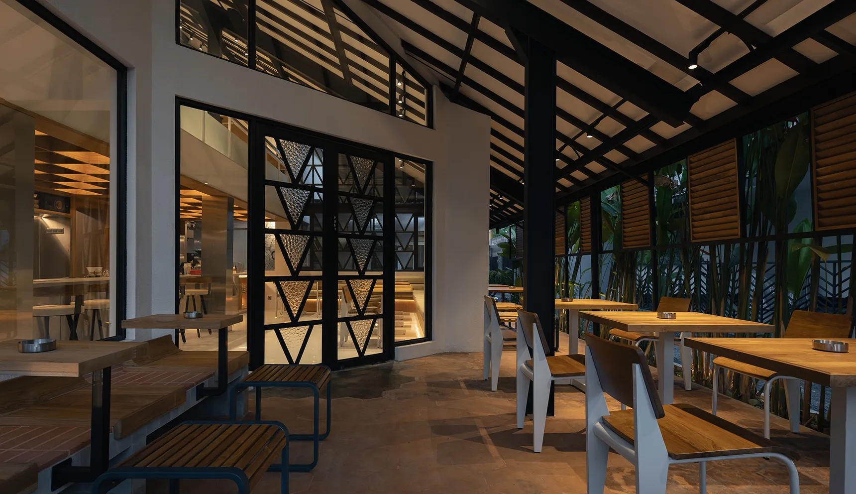 Hungry Bird by Samma Studio