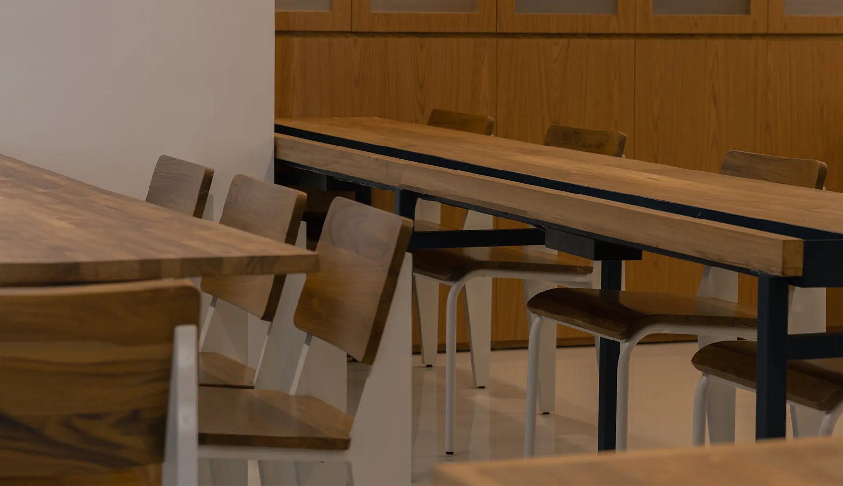 Hungry Bird by Samma Studio