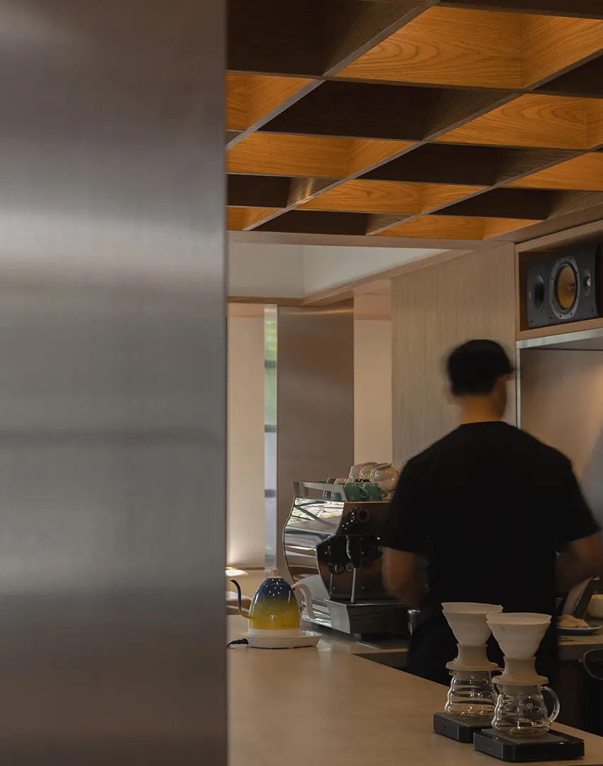 Hungry Bird by Samma Studio