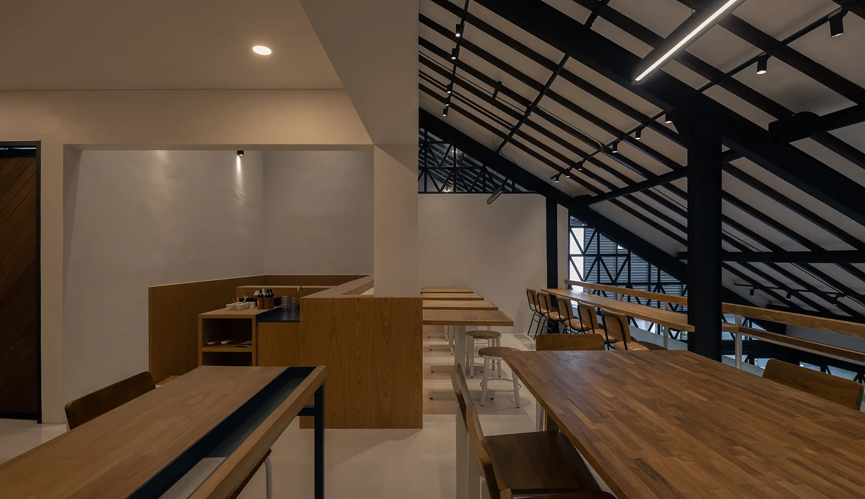 Hungry Bird by Samma Studio