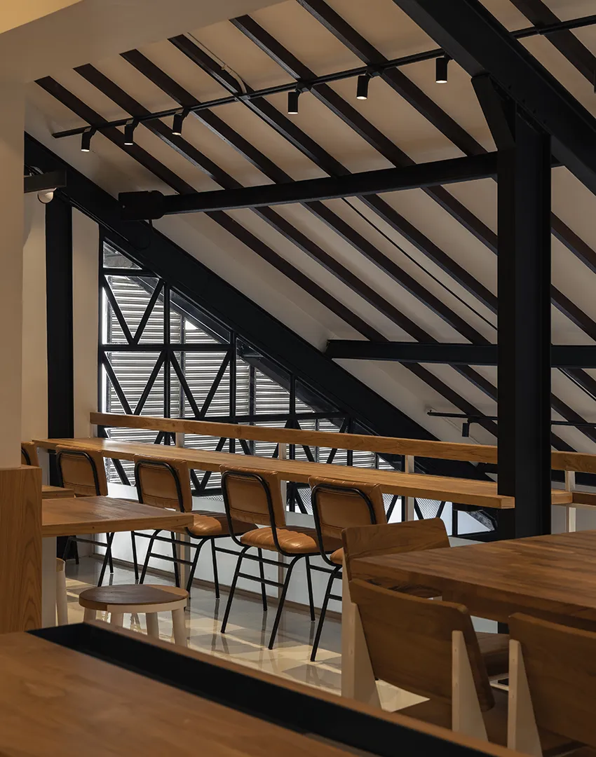 Hungry Bird by Samma Studio